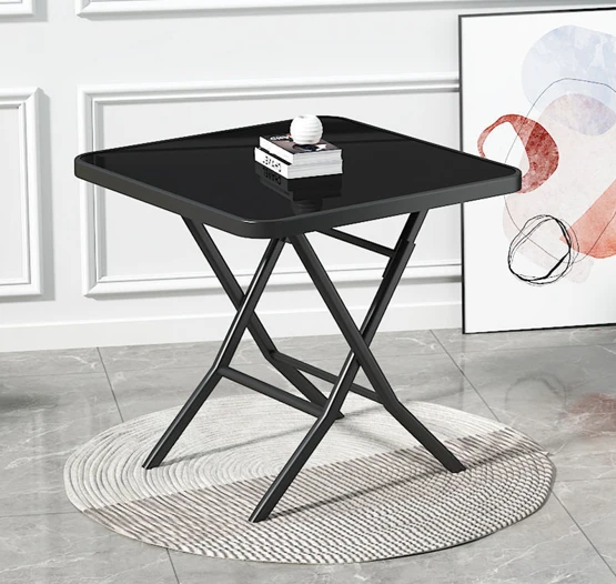 طاولة مع كراسي